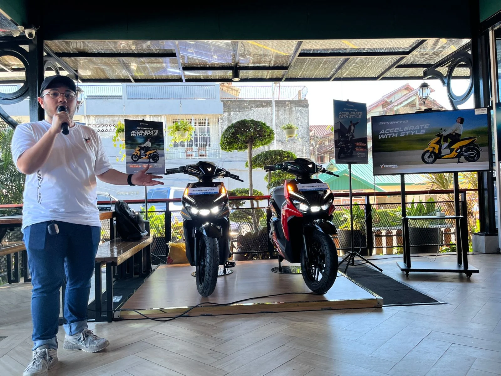 Indomobil E-Motor Resmi Luncurkan Skuter Listrik Sprinto, Tyranno, dan Adora di Padang, Cek Spesifikasi dan Harganya