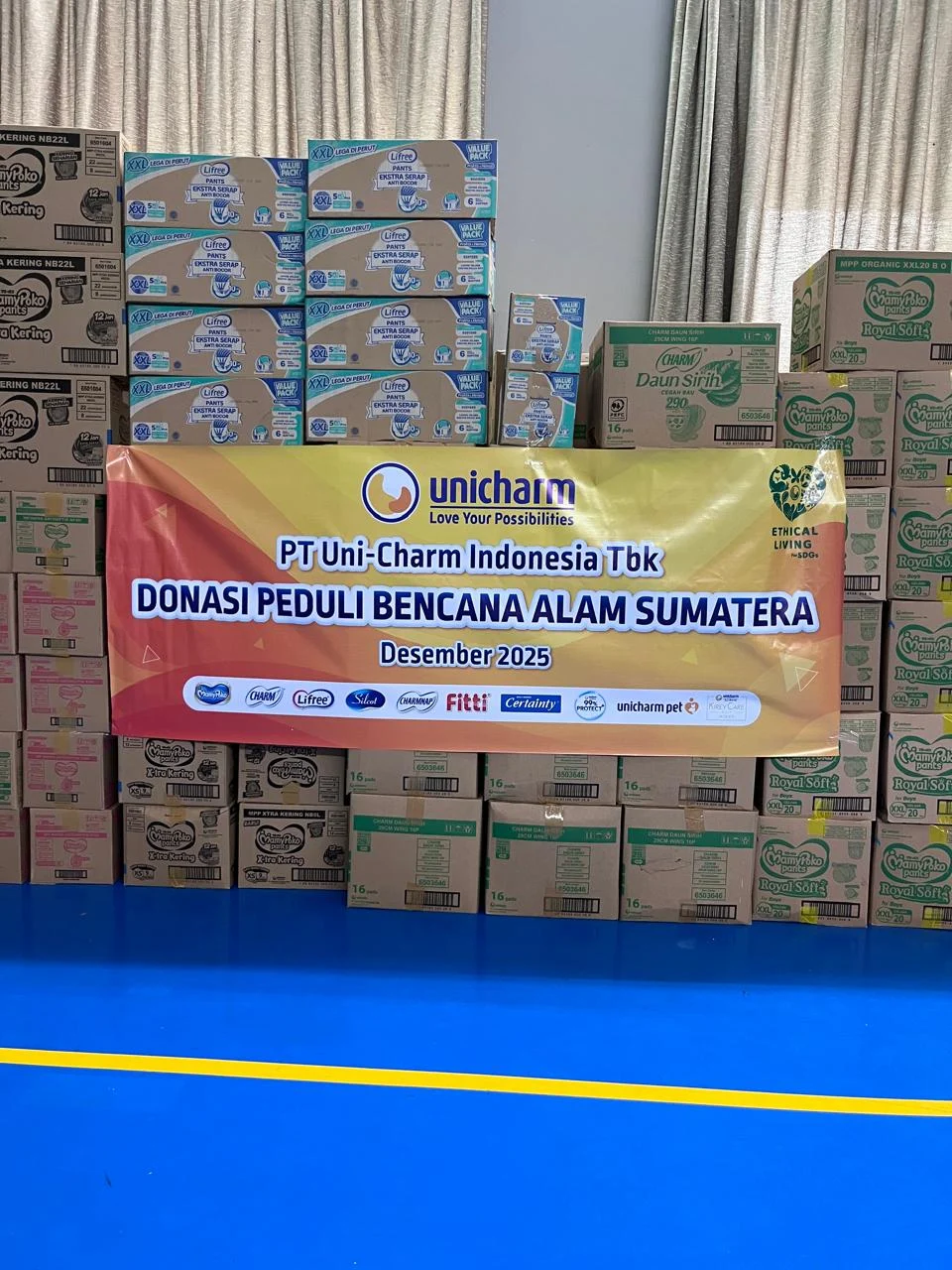 Unicharm Salurkan Donasi Produk Sanitasi untuk Korban Bencana di Sumatera dan Jawa Timur