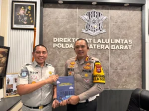 Jasa Raharja Sumbar Serahkan Buku ‘Action Plan’ SWDKLLJ Perkuat Transformasi Pelayanan