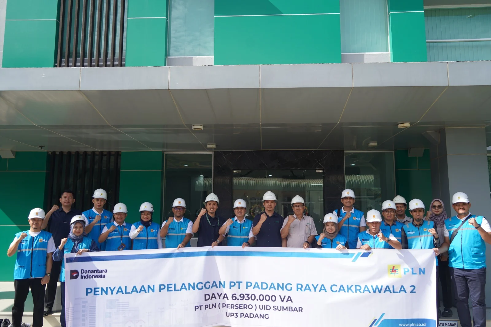 Penghujung Tahun 2025, PLN UID Sumbar Sambut Tahun Baru 2026 dengan Penyalaan Listrik PT Padang Raya Cakrawala