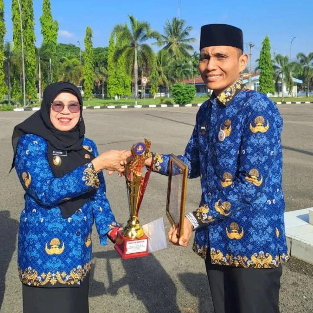 Kepala DPMPTSP Dharmasraya  Raih ASN Inovator Terbaik Berkat Program Duta Perizinan