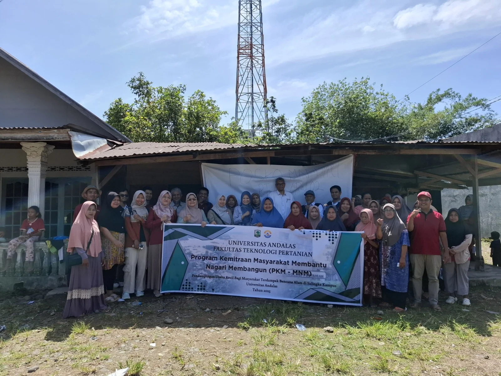 Pulihkan Ekonomi Pascabencana, FATETA UNAND dan PATPI Salurkan Bantuan untuk UMKM dan Warga Pauh