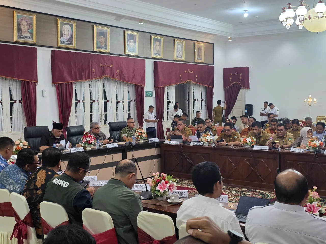 Gubernur Sumbar Dorong Percepatan Perbaikan Infrastruktur dan Air Bersih Pascabencana