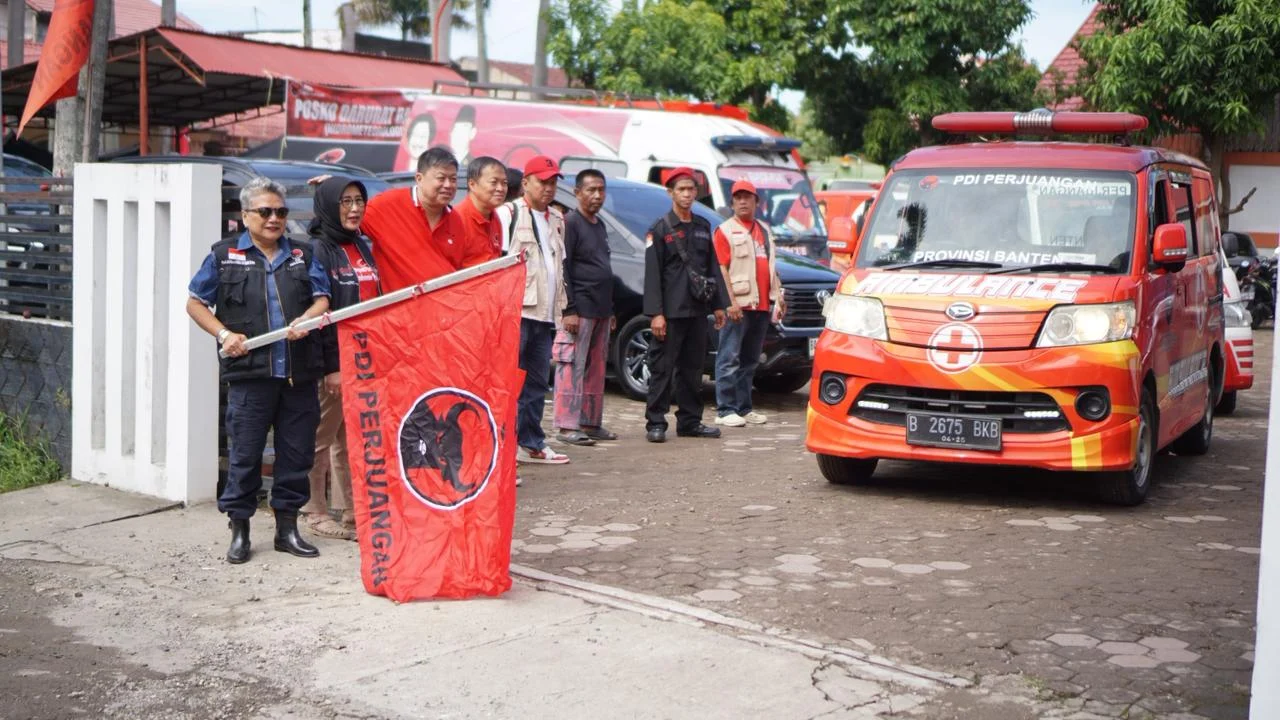PDI Perjuangan Turunkan Relawan Medis, Ambulance, Obat dan Vitamin ke 8 Lokasi Bencana Hidrometeorologi Sumbar