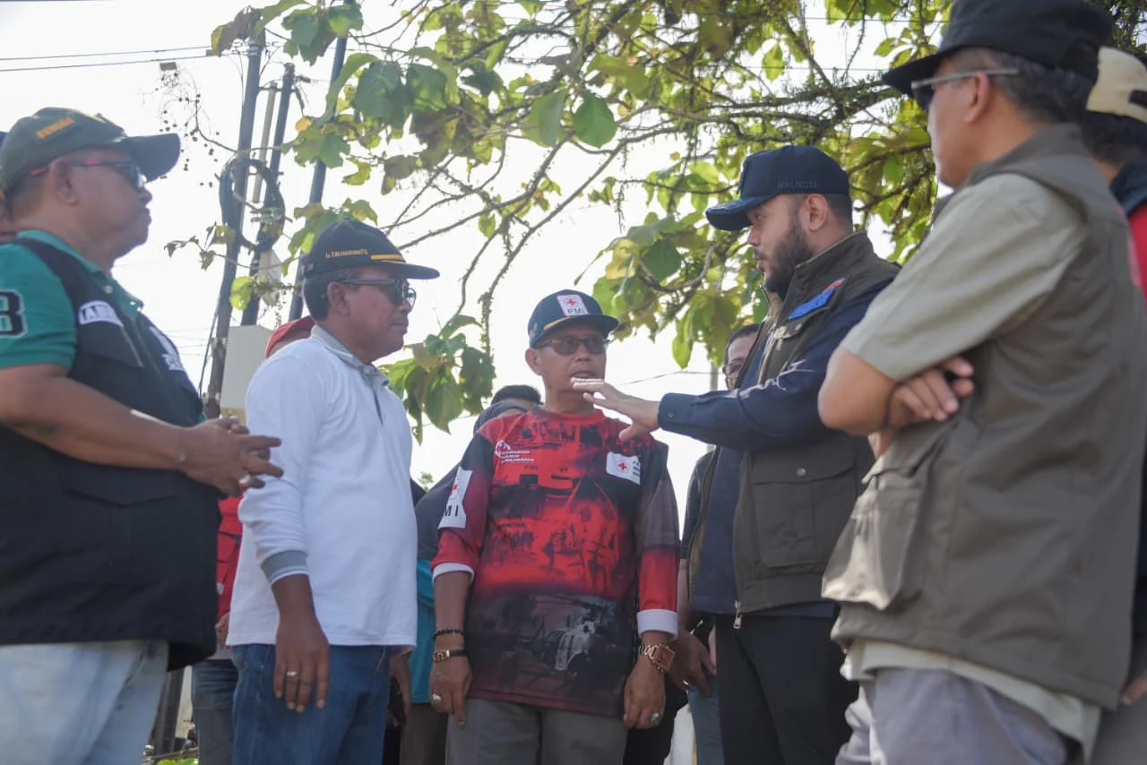 Tinjau Goro Bersama di Kampung Lapai, Wali Kota Padang Gerakkan Pembersihan Drainase Pascabanjir