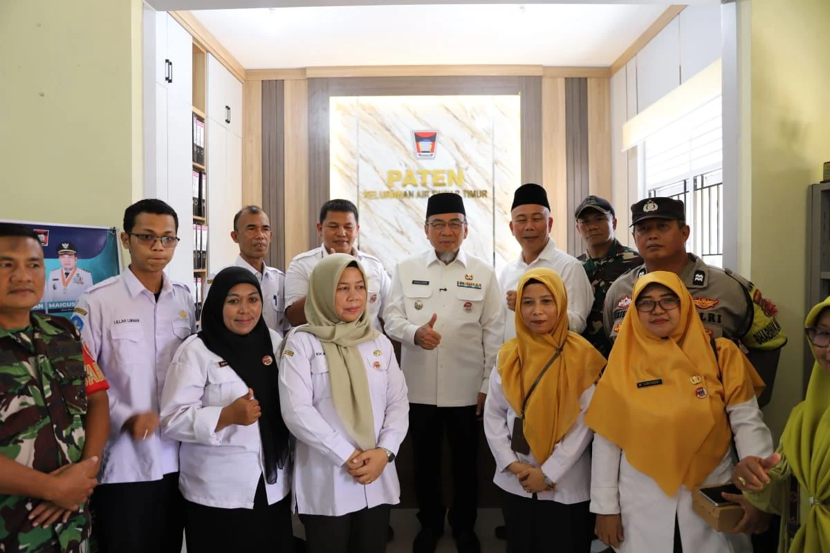 Wawako Maigus Nasir Resmikan Ruang PATEN Kelurahan Air Tawar Timur saat Reses DPRD