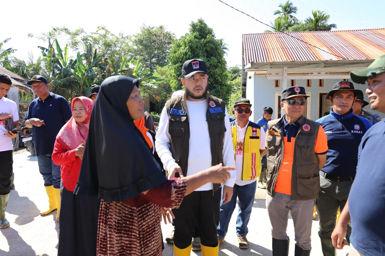 Gotong Royong Pascabencana Jadi Aksi Nyata Kolaborasi Pemko Padang dan Relawan