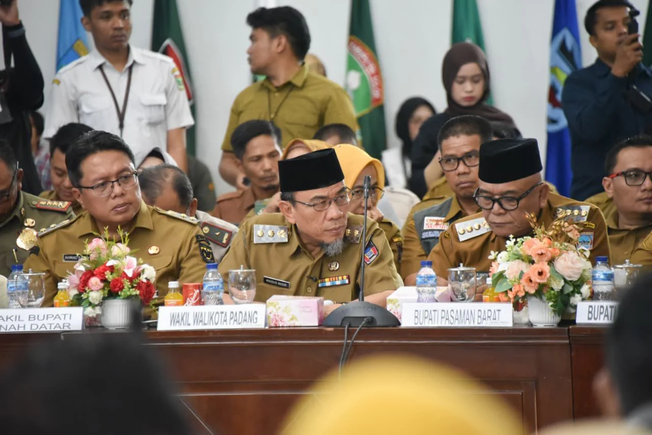 Hadiri Rakor Pascabencana Sumbar, Maigus Nasir Minta Arahan Terkait Banjir Susulan di Padang