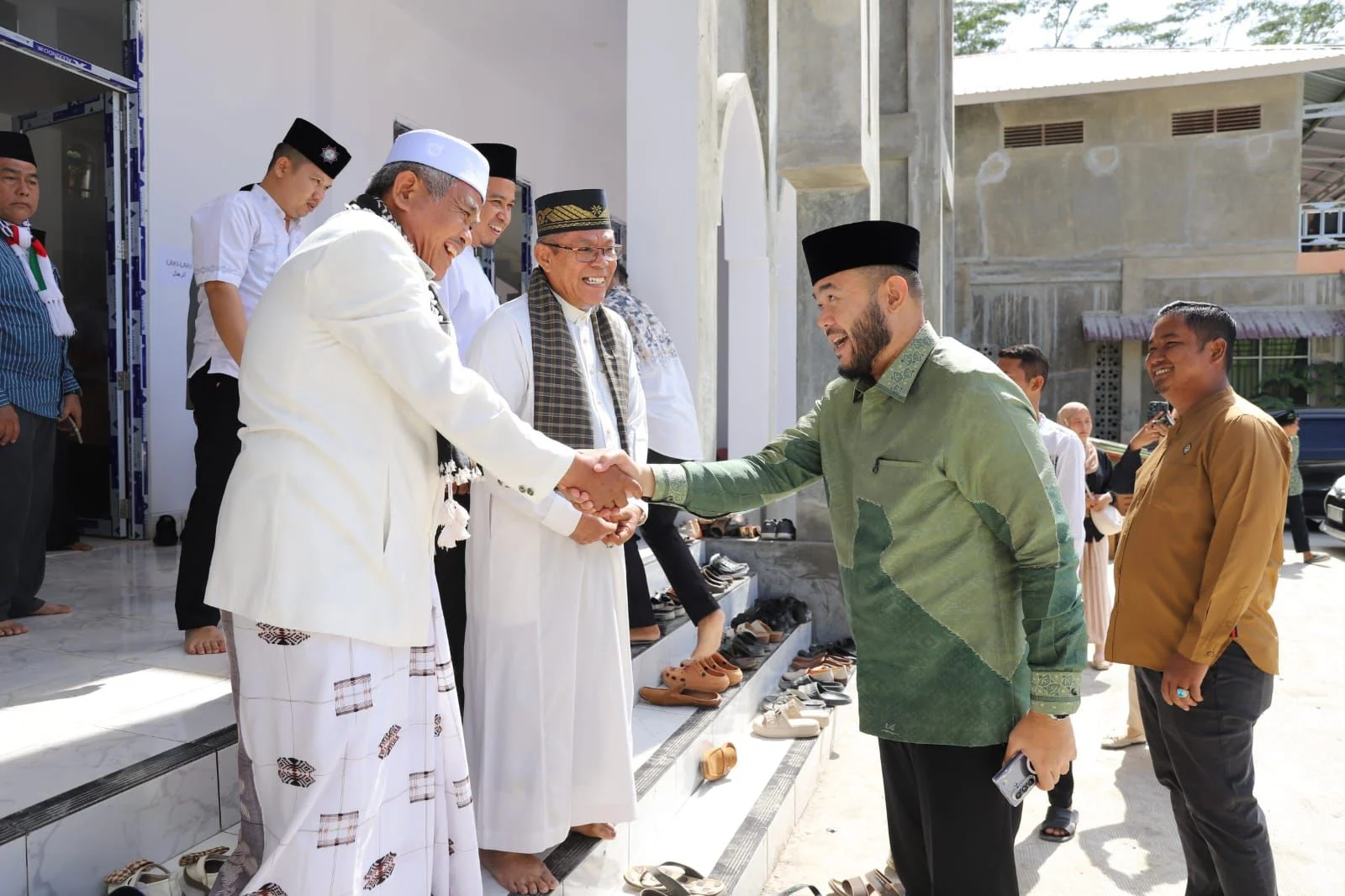 Hadiri Peringatan Isra’ Mi’raj di Ponpes Darul Ulum, Wako Padang Tekankan Penguatan Iman dan Akhlak Generasi Muda