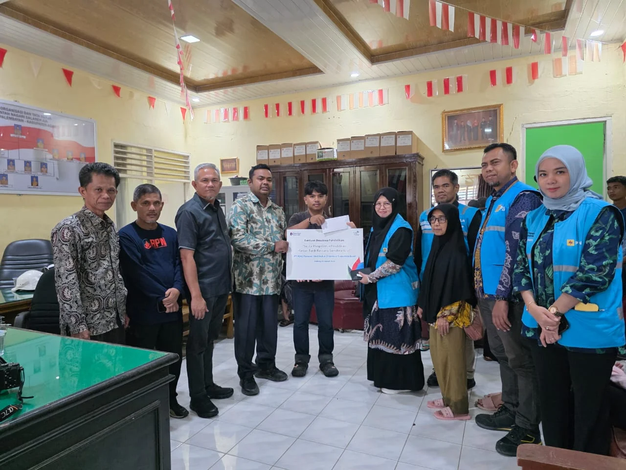 PLN Hadir untuk Anak Penerus Bangsa, Salurkan Beasiswa Pendidikan bagi Korban Terdampak Bencana di Palembayan