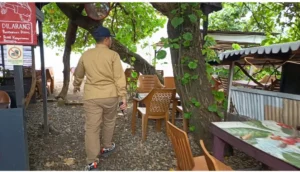 Buka Siang Hari, Satpol PP Tertibkan Warung Makan di Padang Utara