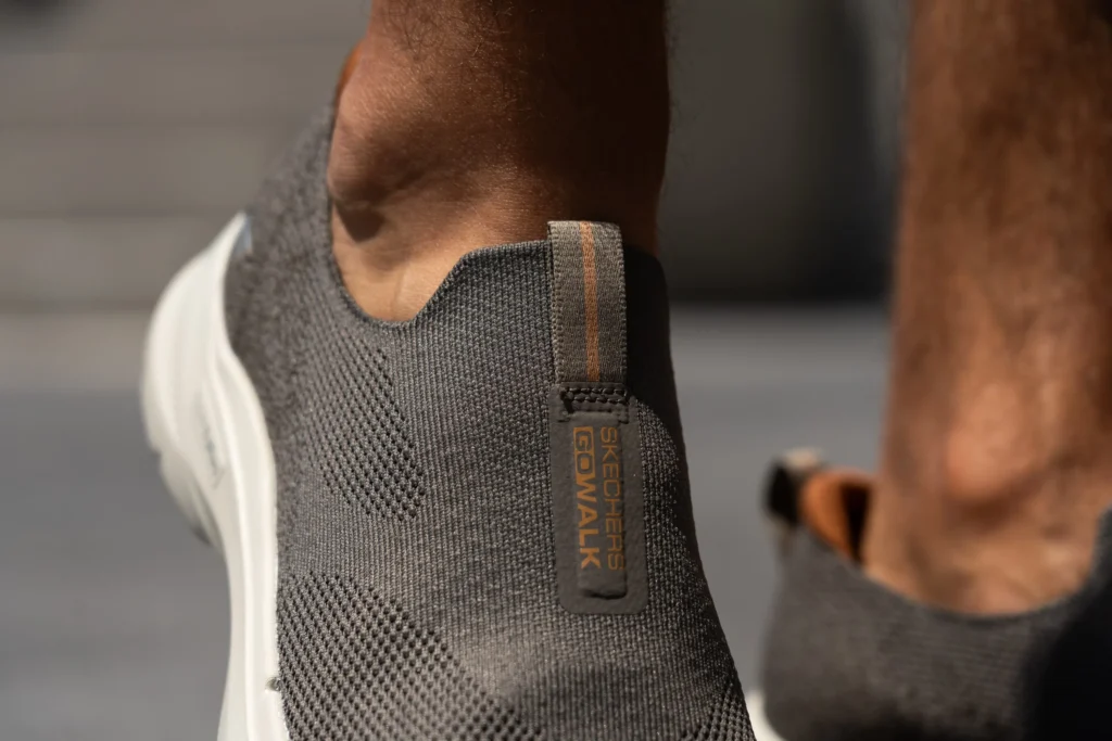 Sedang Mencari Skechers Go Walk? Ini Alasan Mengapa Anda Perlu Memilih Skechers Go Walk 7!