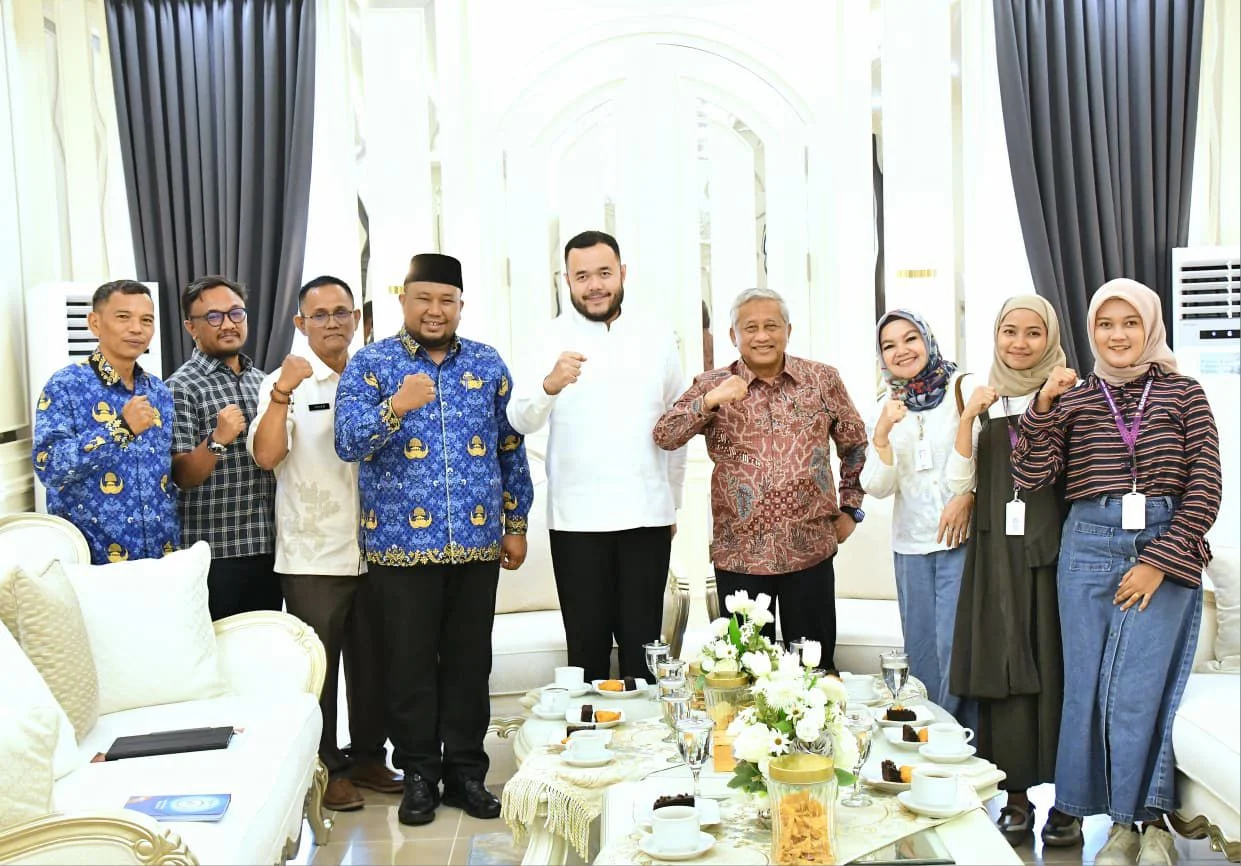 Fadly Amran Terima Kunjungan Komut Bank Mega Syariah, Bahas Penguatan Kolaborasi untuk Perumda AM Padang