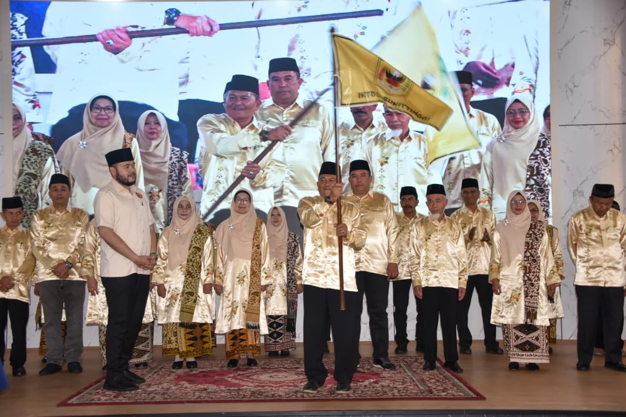 Fadly Amran Lantik Pengurus IKTD Bukittinggi, Dorong Organisasi Lebih Aktif Berkontribusi untuk Masyarakat
