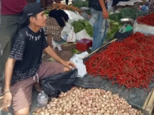 Image Cabai Keriting Turun Tipis di Padang, Harga Bahan Pokok Lain Cenderung Stabil