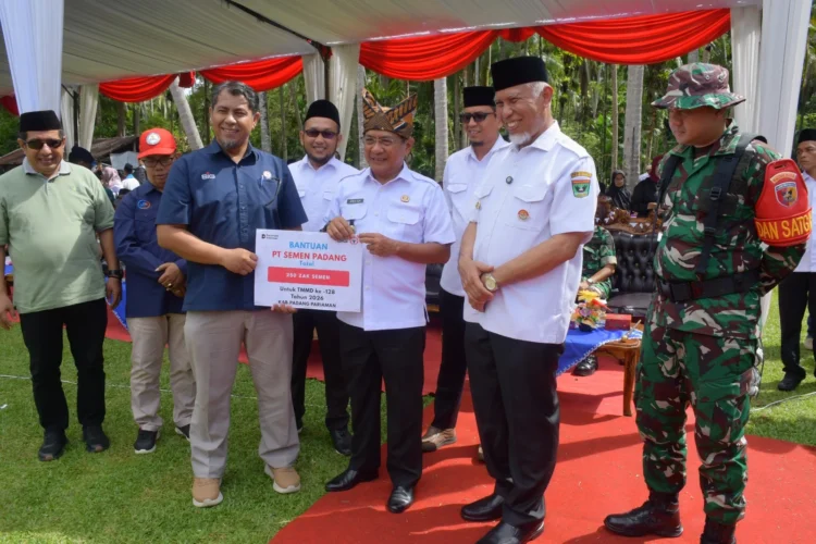 Perkuat Pembangunan Nagari, PT Semen Padang Salurkan 250 Zak Semen untuk TMMD ke-128 di Padang Pariaman
