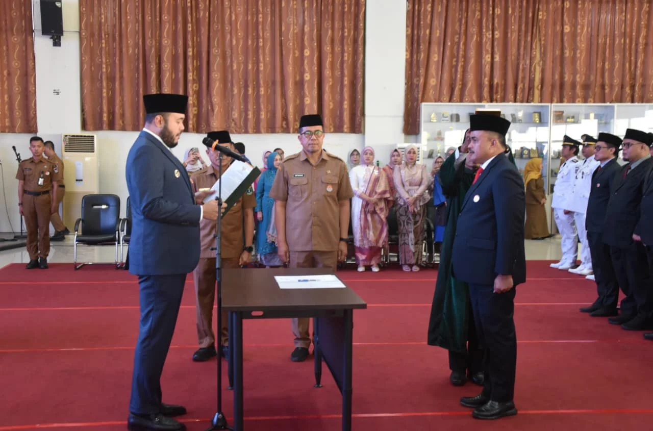 Lantik Sekdako Padang dan Puluhan Pejabat Lainnya, Fadly Amran Minta Implementasikan Progul dan Berinovasi