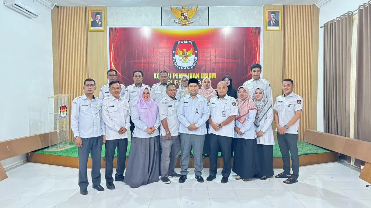 Purna Tugas di KPU Agam, Oktadonis Dilantik sebagai Sekretaris KPU Kota Pekanbaru