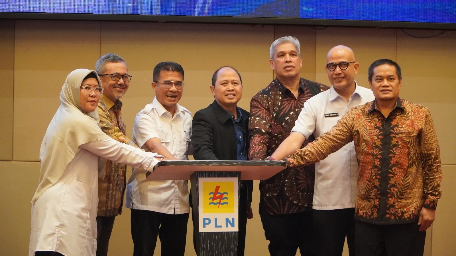 Transaksi di PLN Mobile Berkesempatan Raih Umroh, PLN UID Sumbar Launching ‘Rezeki Listrik Dunsanak Minang’