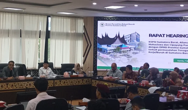 LBH Padang mengikuti hearing bersama DPRD Sumatera Barat yang dipimpin Wakil Ketua DPRD Sumbar, Evi Yandri Rajo Budiman, Kamis (7/5/2026).