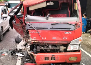 Kondisi truk usai kecelakan di Tarusan Pessel