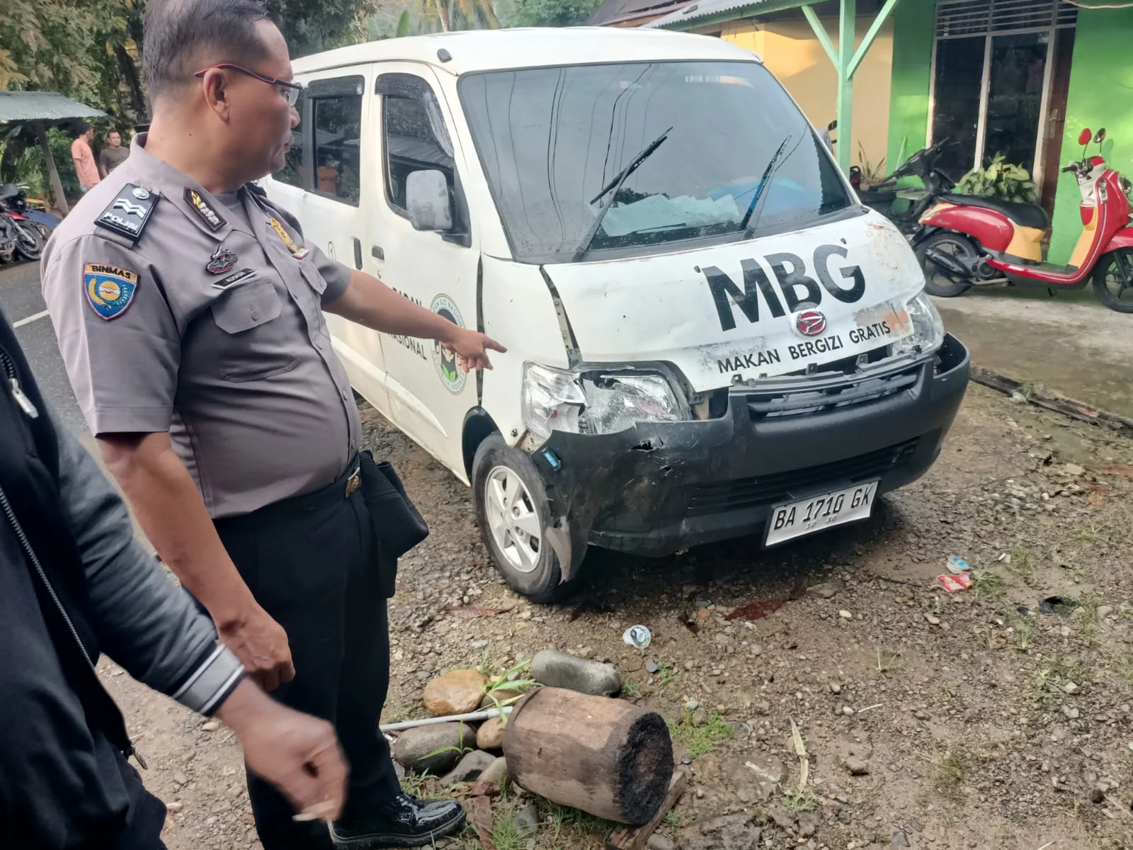 Kecelakaan dengan Mobil MBG di Jalan Bayang Pessel, Pengendara Vario Meninggal Dunia