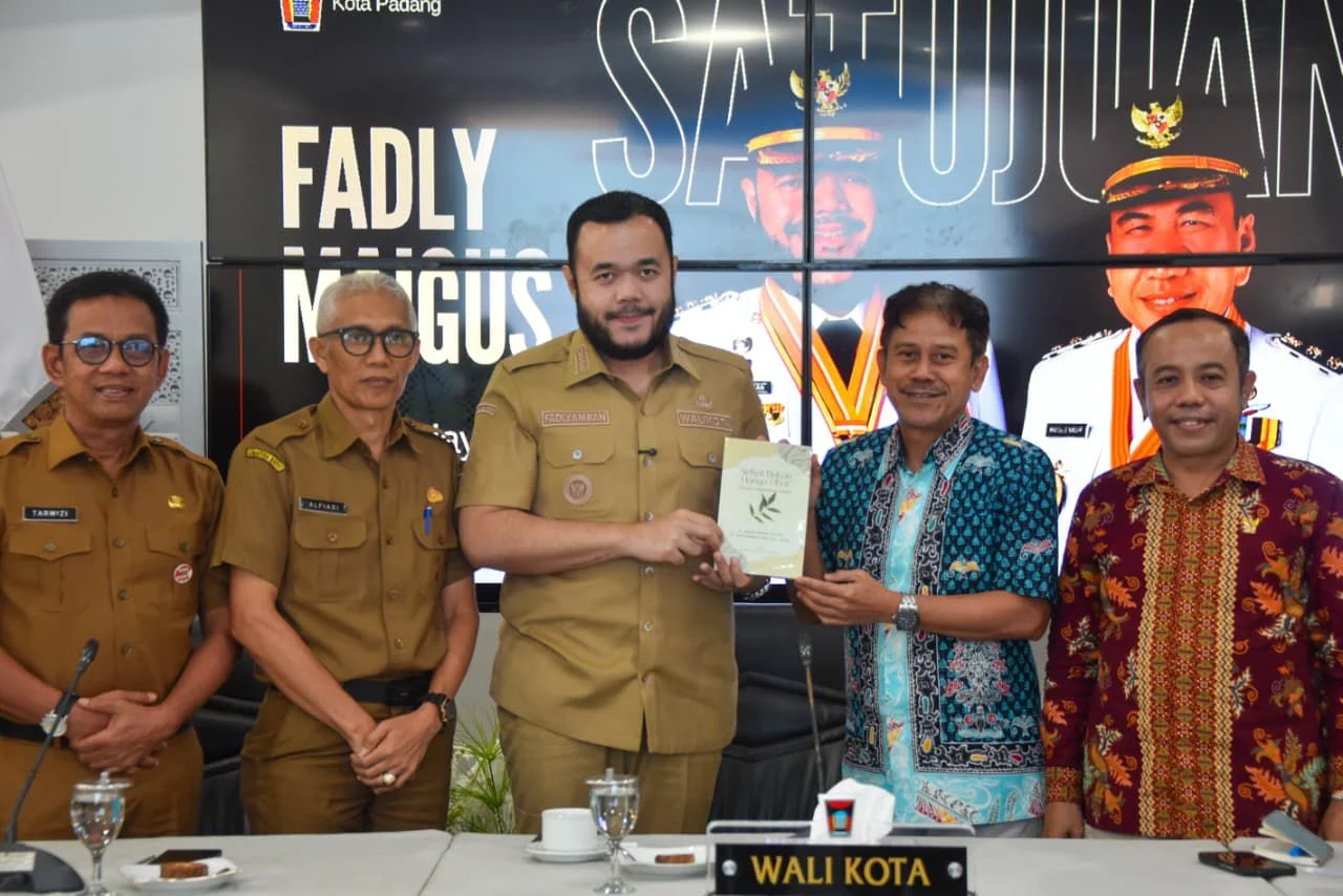 Bahas MBG untuk Kelompok 3B dengan KPAI, Wako Padang Minta SPPG Patuhi Standarisasi BGN