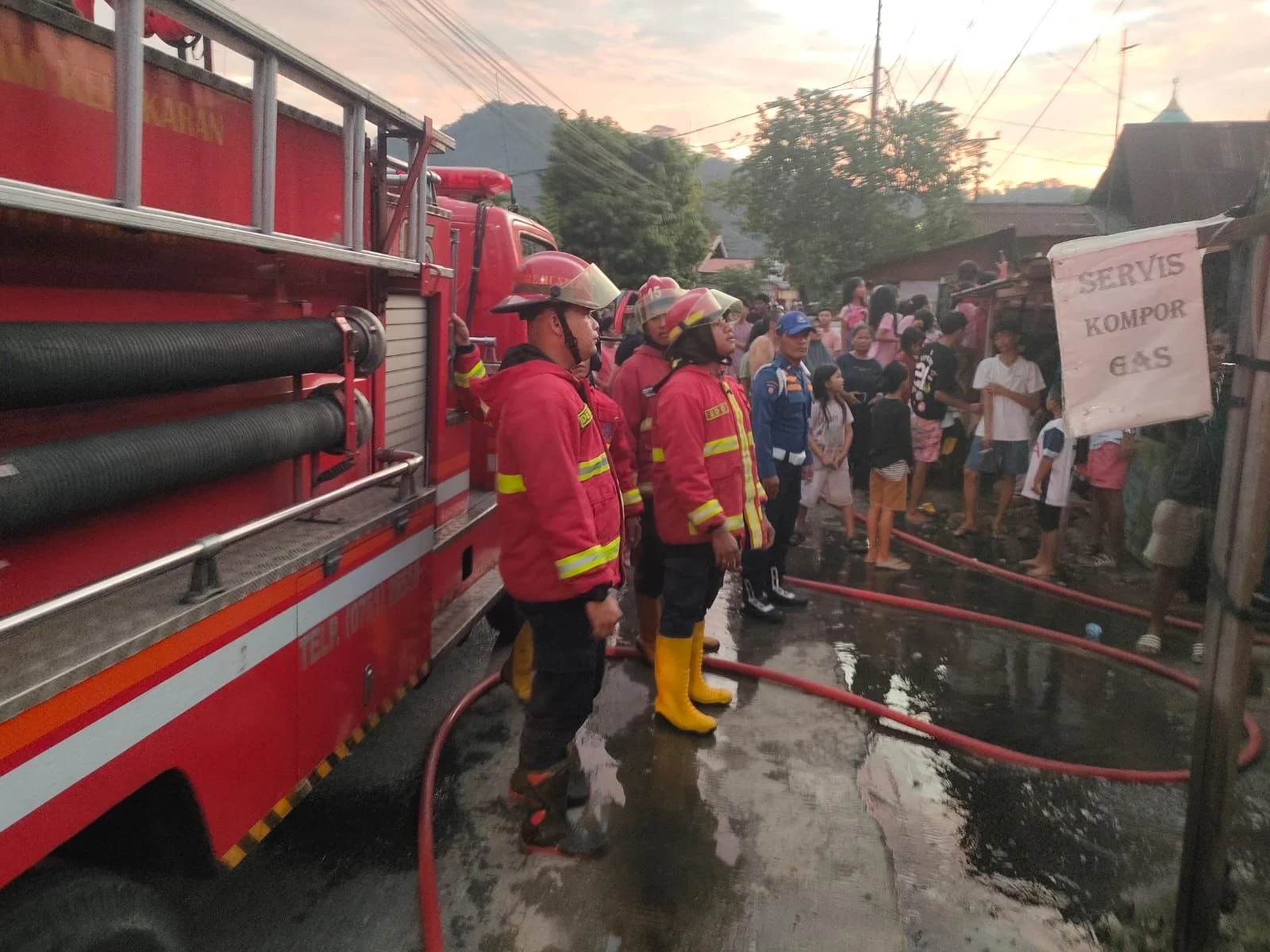 Korsleting Listrik Dominasi Kebakaran di Padang, Damkar Minta Warga Cabut Colokan Sebelum Bepergian