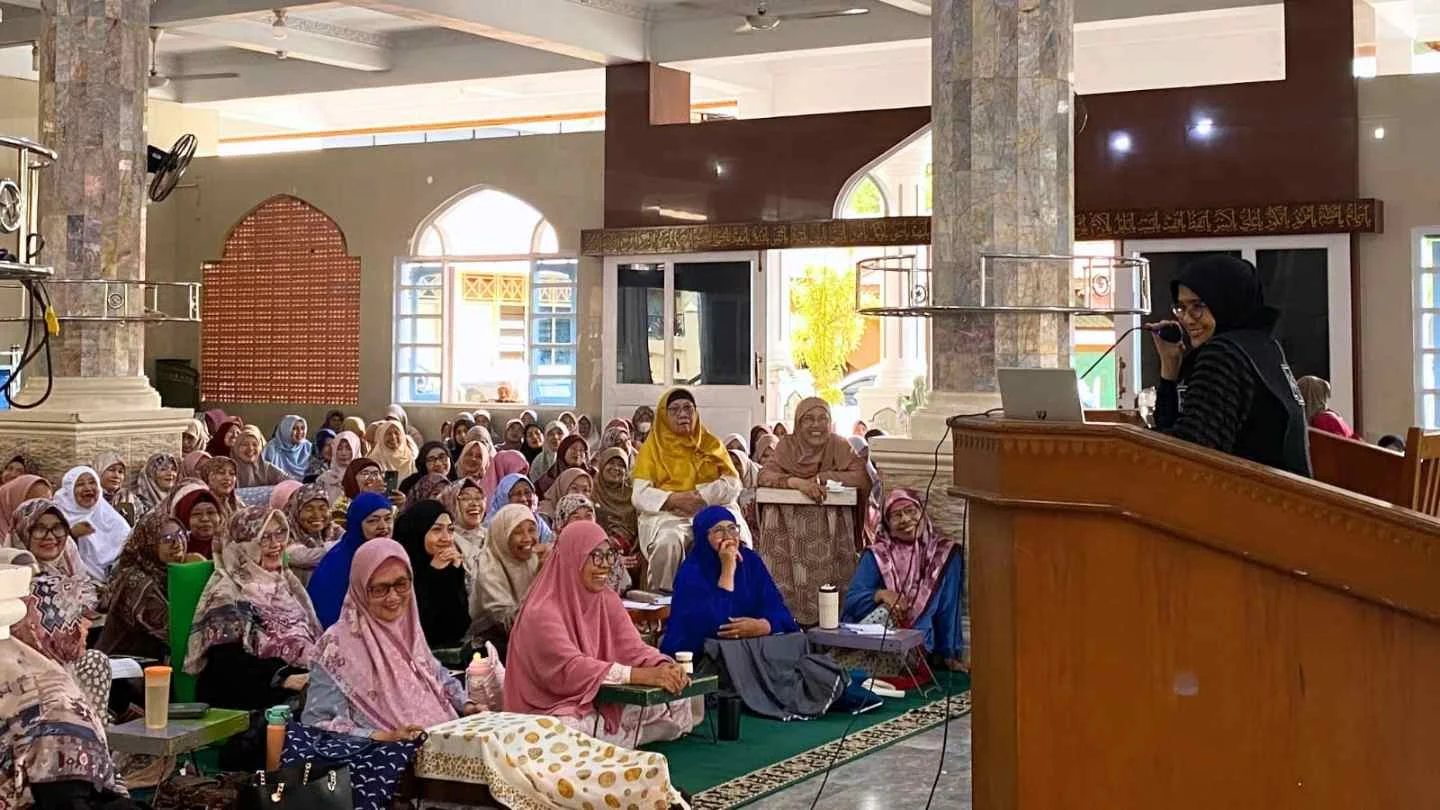 Pengajian Wanita LDII Padang Hadirkan Ida Royani, Perkuat Ketahanan Keluarga Lewat Penanaman 29 Karakter Luhur