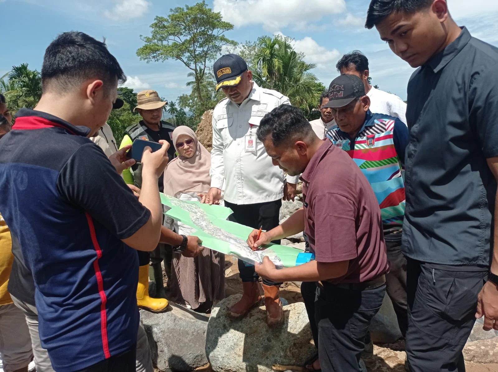 Gerak Cepat Pemko Padang Salurkan Bantuan untuk Korban Banjir di Kuranji, Pastikan Kebutuhan Dasar Warga Terpenuhi