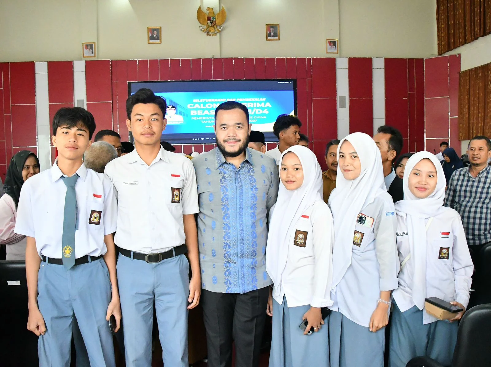 Pemko Padang Bekali 60 Calon Mahasiswa Penerima Beasiswa ke China, Fadly Amran: Kami Ingin Generasi Berdaya Saing Global