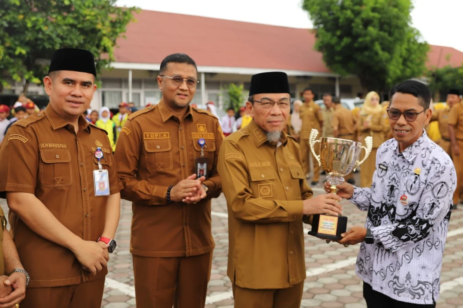 Wawako Padang Serahkan Piala O2SN 2026: Pondasi Penting Lahirkan Atlet-atlet Masa Depan