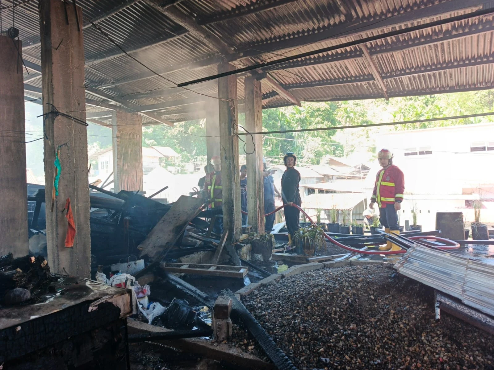 Kebakaran di Permukiman Padat Lahap Tiga Rumah dan Dua Motor di Luki Padang