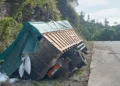 Truk Gagal Nanjak di Bukit Biawak Painan