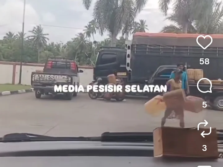 Beredar di Medsos, SPBU di Pessel Dipenuhi Jeriken dan Pengisian BBM Diduga Tak Dilakukan Petugas
