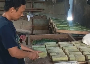 Perajin Tempe di Padang