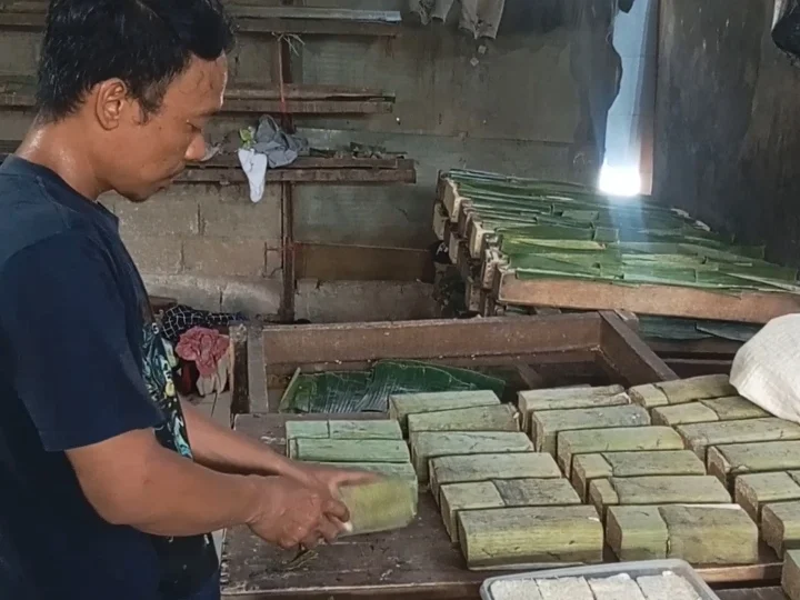 Biaya Produksi Naik, Perajin Tempe di Padang Bertahan Tak Naikkan Harga