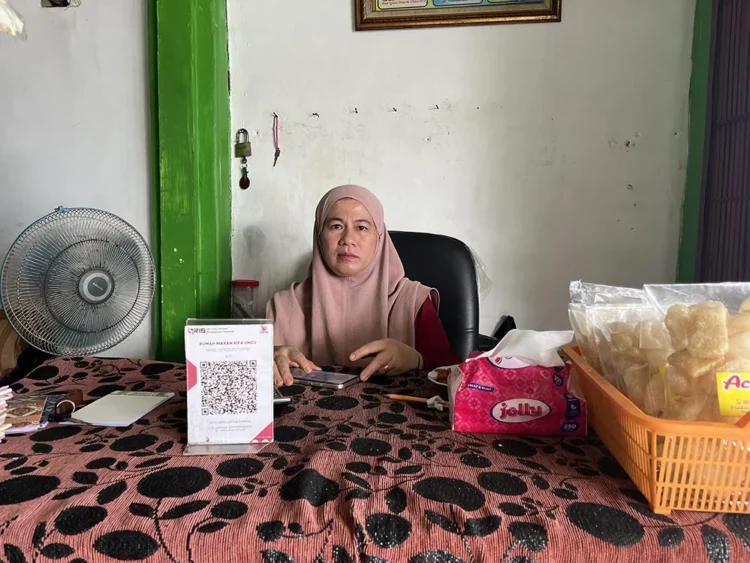 Yuli Hartati (46) pemilik rumah makan Rifa Uncu di Tua Pejat Sipora
