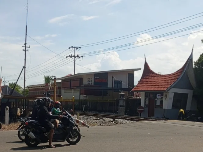 Hingga Akhir 2026, Penjagaan Perlintasan Rel Kereta Api Tetap Dibiayai BTP Padang
