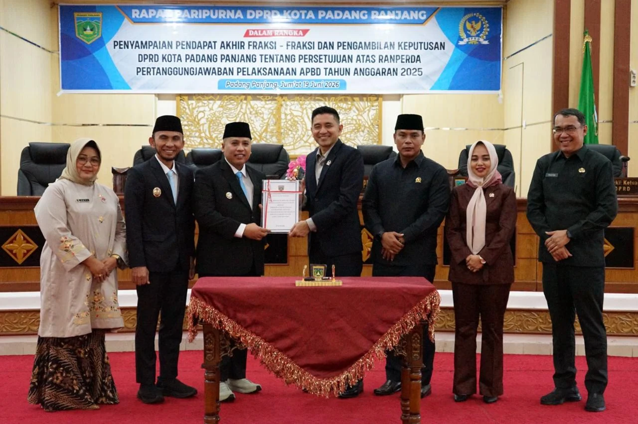 DPRD Padang Panjang Sahkan Ranperda Pertanggungjawaban APBD 2025 Jadi Perda