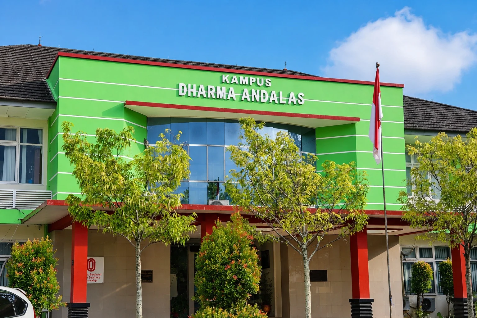 Universitas Dharma Andalas Tawarkan Beragam Beasiswa dan Program Studi Unggulan untuk Mahasiswa Baru TA 2026/2027