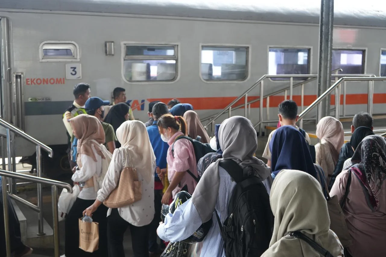 Pariaman Ekspres, Kereta Wisata Rakyat Menyusuri Keindahan Alam dan Budaya Pesisir Minangkabau