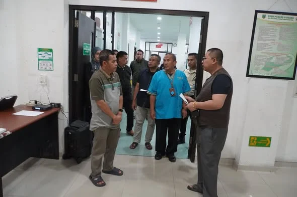 Tinjau RSUD Padang Panjang, Wako Hendri Arnis Dorong Peningkatan Pelayanan dan Pembenahan Fasilitas