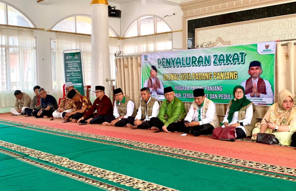 Baznas Salurkan Rp231,2 Juta Dana Zakat untuk 133 KK di Padang Panjang