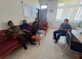 Plt Kadis Pertanian Pessel, Hamdi saat monitoring di Pabrik yang ada di Pessel, Minggu (31/5/2026).