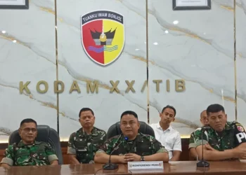 Jumpa Pers dipimpin Kapendam XX/Tuanku Imam Bonjol, Kolonel Kav Taufiq, yang turut dihadiri Danpomdam XX/TIB Kolonel Cpm Laksono Puji Lisdyanto selaku Ketua Investigasi Internal, Rabu (3/6/2026).