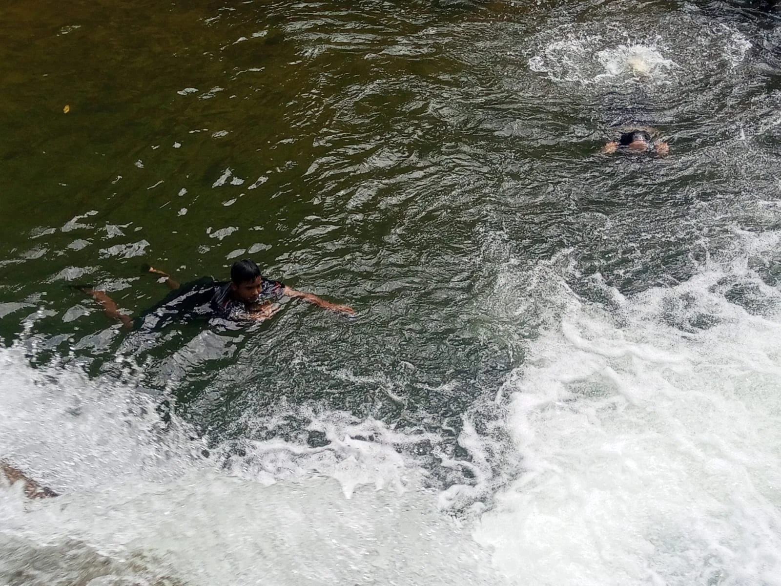 Jauh dari Keramaian, Air Terjun Limau Manih Kulam Tawarkan Ketenangan