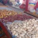 Bawang Putih di Pasar Raya Padang, Selasa (16/6/2026)