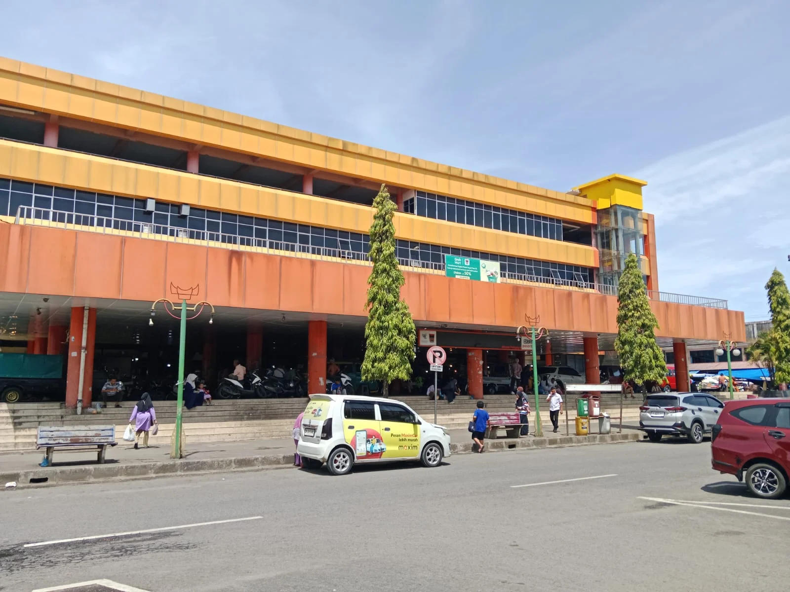 Pasar Raya Padang Direvitalisasi Hingga Akhir Tahun, Trotoar dan Terminal Dibenahi