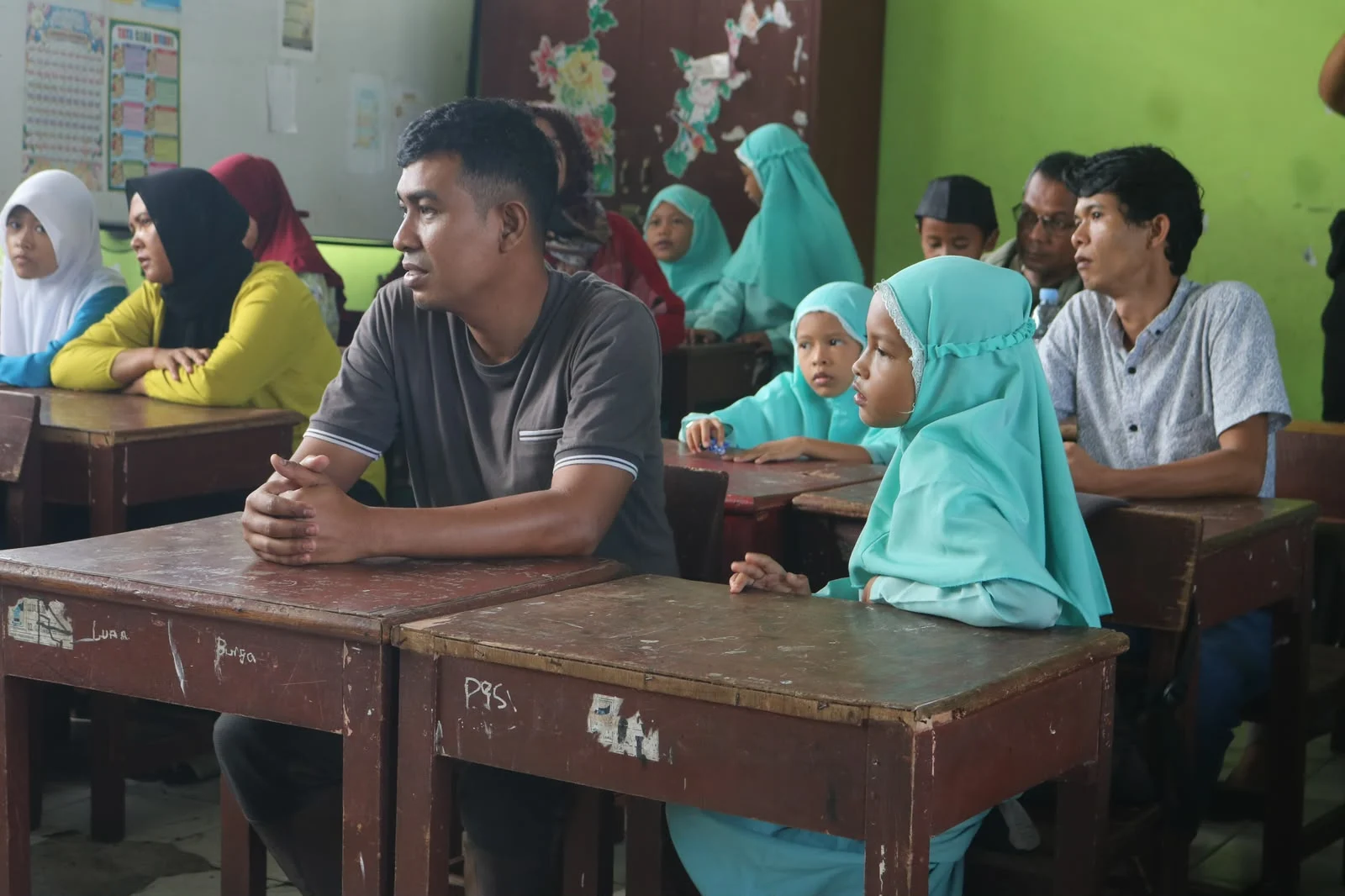 Gerakan Ayah Ambil Rapor di SDN 04 Terandam, Bangun Kedekatan Orang Tua dan Anak Sejak di Bangku Sekolah